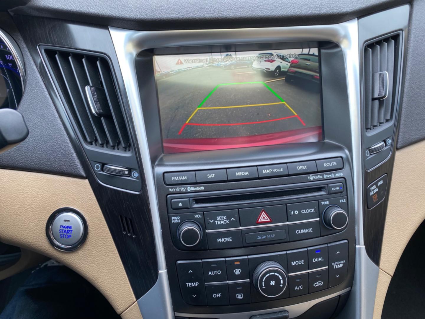 2014 RED Hyundai Sonata Limited Auto (5NPEC4AC5EH) with an 2.4L L4 DOHC 16V engine, 6-Speed Automatic transmission, located at 420 I-35E, Lancaster, TX, 75146, (469) 297-4144, 32.593929, -96.823685 - Photo#9